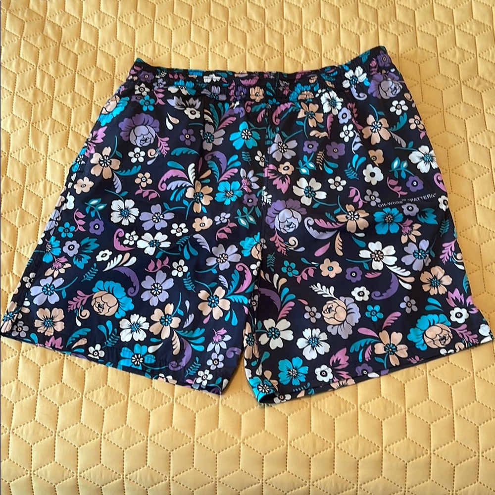Off-White Multicolor Floral Pattern Shorts XL used great condition